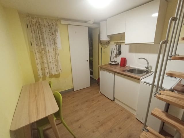1 soveværelse Lejlighed til leje i Palacio, Madrid by - € 700 (Ref: 9820042)