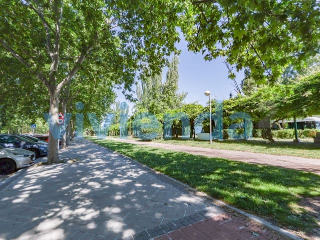 3 bedroom Flat for sale in Entrevías, Madrid city - € 289,000 (Ref: 9824723)