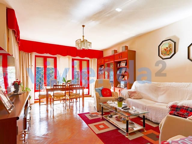 3 bedroom Flat for sale in Entrevías, Madrid city - € 289,000 (Ref: 9824723)