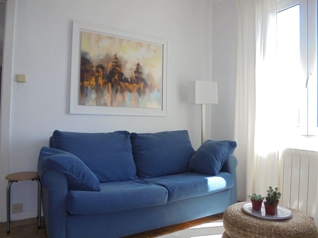 Appartement de 3 chambres à louer à Nueva España, Madrid ville - 1 600 € (Ref: 9828792)