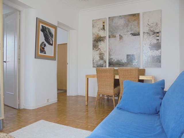 Appartement de 3 chambres à louer à Nueva España, Madrid ville - 1 600 € (Ref: 9828792)