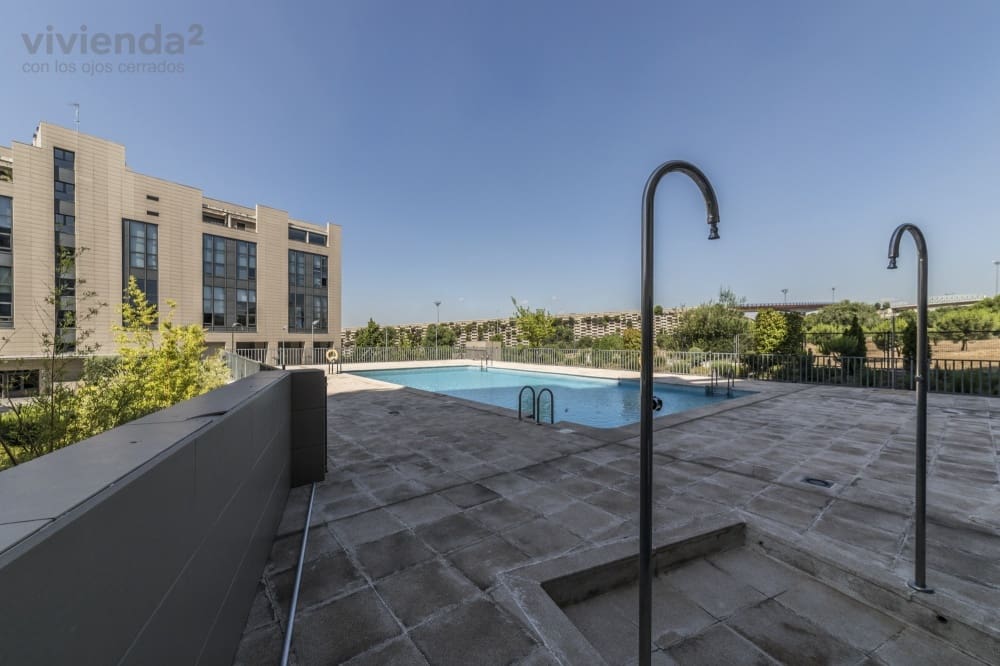 1 sypialnia Mieszkanie do wynajęcia w Miasto Madryt z basenem garażem - 1 200 € (Ref: 9828793)