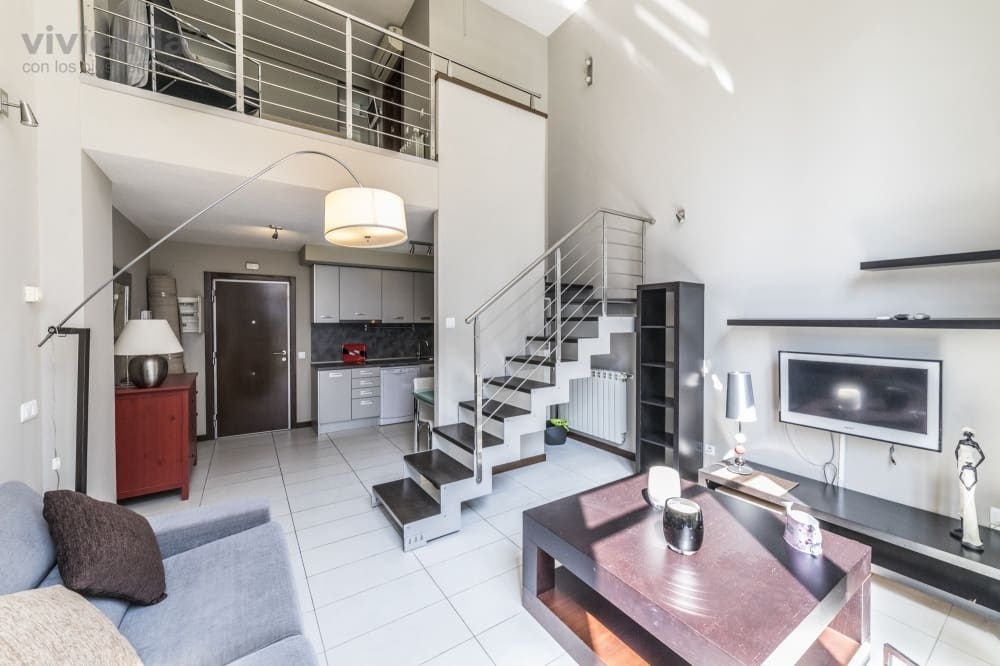 1 sypialnia Mieszkanie do wynajęcia w Miasto Madryt z basenem garażem - 1 200 € (Ref: 9828793)