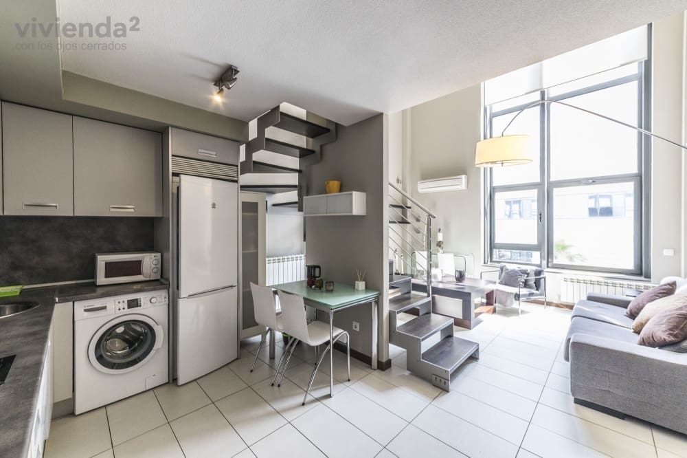 1 sypialnia Mieszkanie do wynajęcia w Miasto Madryt z basenem garażem - 1 200 € (Ref: 9828793)