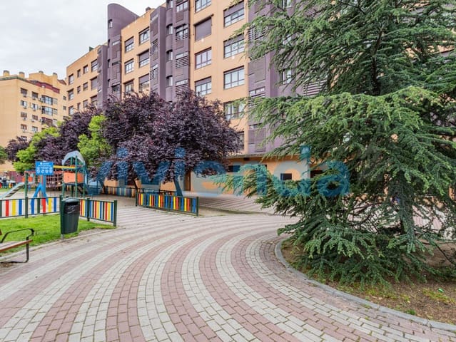 3 sypialnia Mieszkanie na sprzedaż w Legazpi, Miasto Madryt z basenem garażem - 782 000 € (Ref: 9833431)