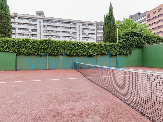 3 sypialnia Mieszkanie na sprzedaż w Legazpi, Miasto Madryt z basenem garażem - 782 000 € (Ref: 9833431)