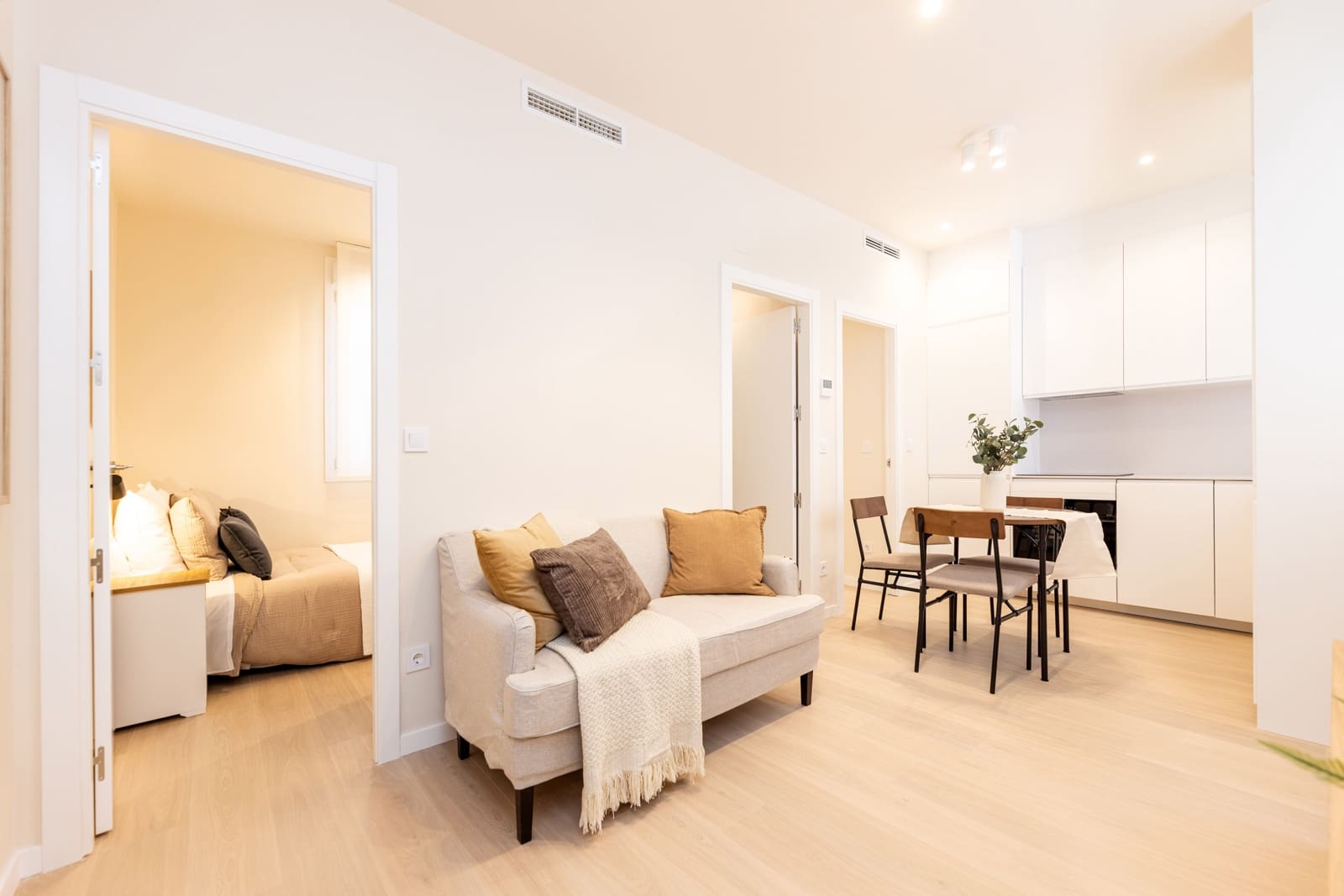 Piso de 2 habitaciones en Madrid ciudad en alquiler - 1.315 € (Ref: 9833435)