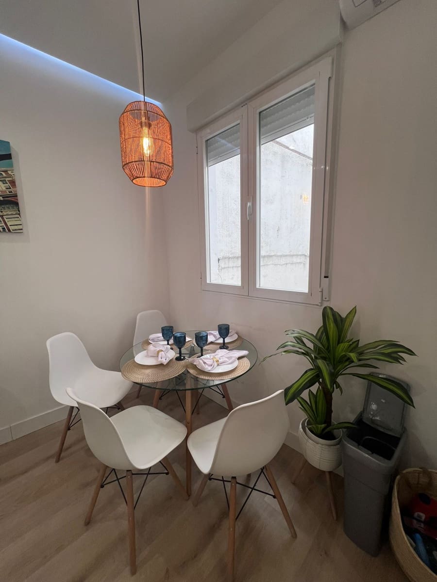 2 sypialnia Mieszkanie do wynajęcia w Miasto Madryt - 1 600 € (Ref: 9842705)