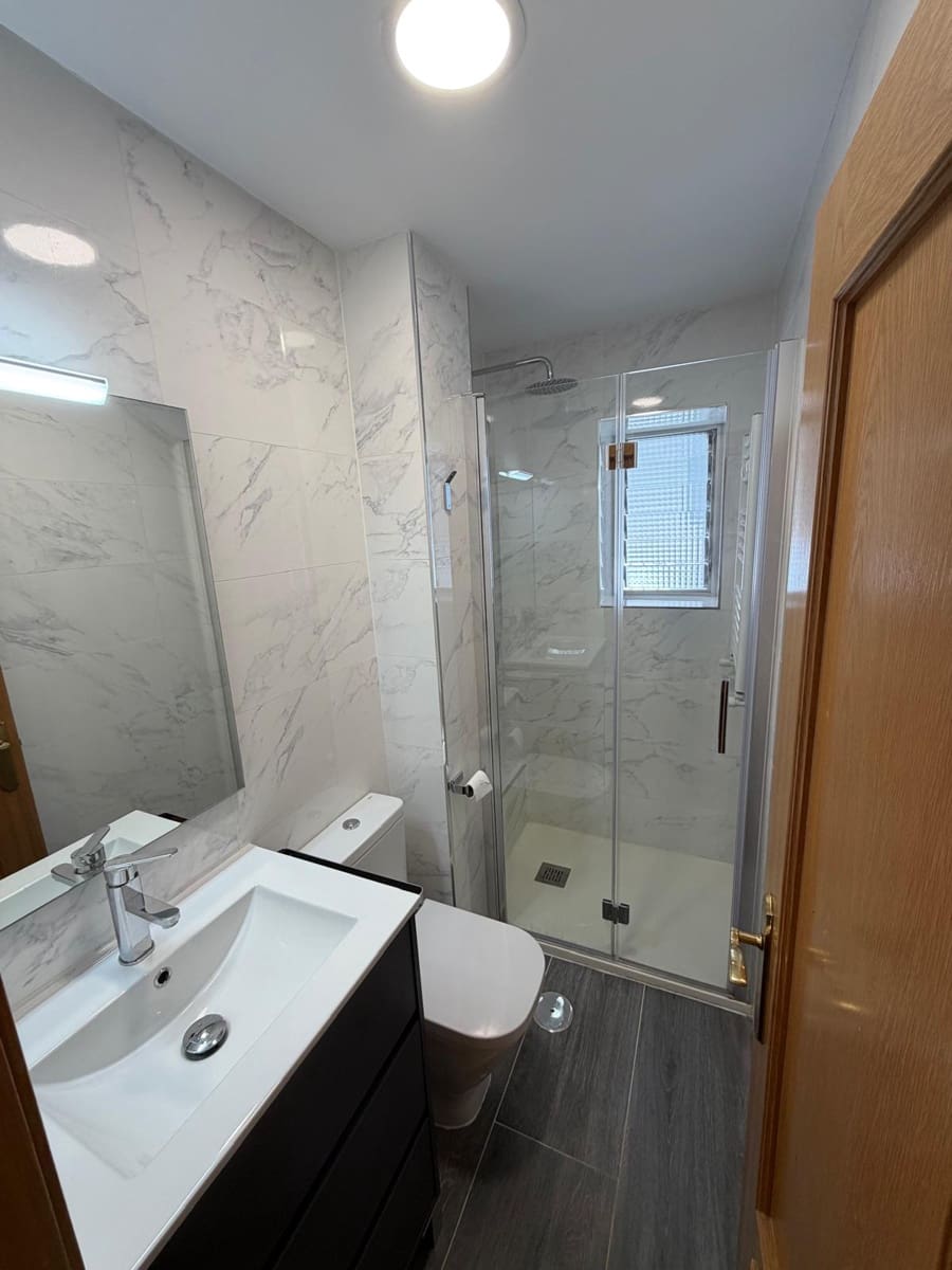 Piso de 2 habitaciones en Madrid ciudad en alquiler - 1.250 € (Ref: 9842706)