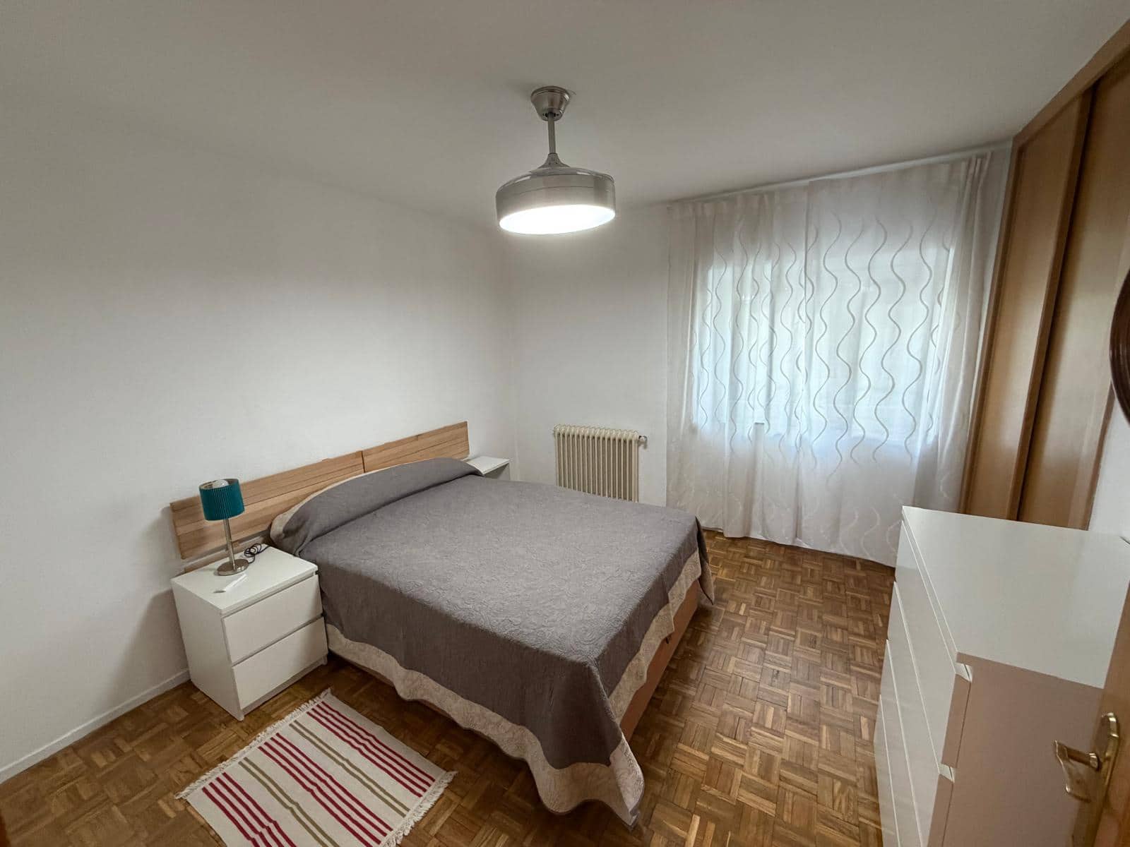 Piso de 2 habitaciones en Madrid ciudad en alquiler - 1.250 € (Ref: 9842706)