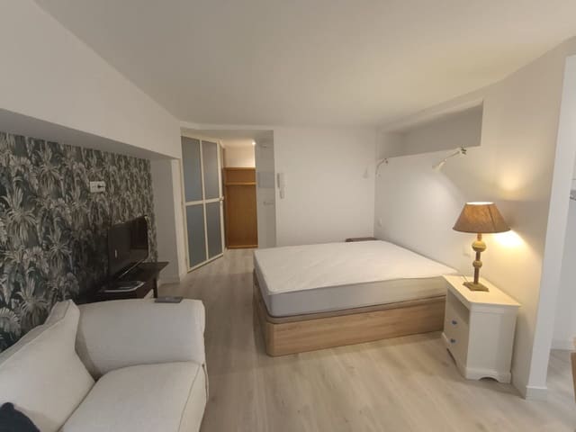 Studio til leje i Berruguete, Madrid by - € 990 (Ref: 9849167)