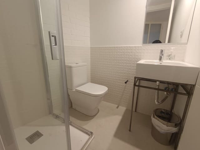 Studio til leje i Berruguete, Madrid by - € 990 (Ref: 9849167)