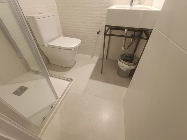 Studio til leje i Berruguete, Madrid by - € 990 (Ref: 9849167)