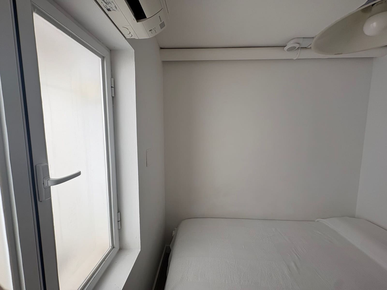 2 soveværelse Lejlighed til leje i Madrid by - € 975 (Ref: 9849168)
