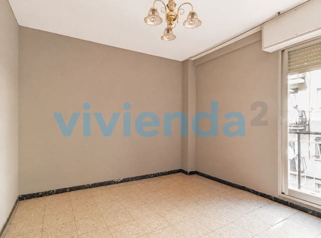 Piso de 3 habitaciones en Buenavista, Madrid ciudad en venta - 267.000 € (Ref: 9855172)