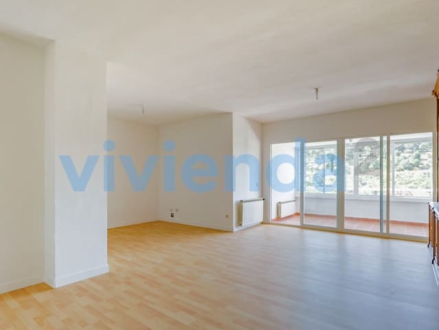 4 bedroom Flat for sale in Rejas, Madrid city with garage - € 556,000 (Ref: 9866737)