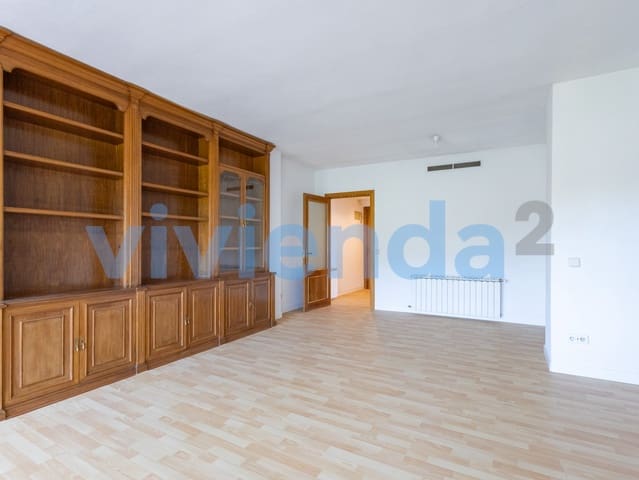 4 bedroom Flat for sale in Rejas, Madrid city with garage - € 556,000 (Ref: 9866737)