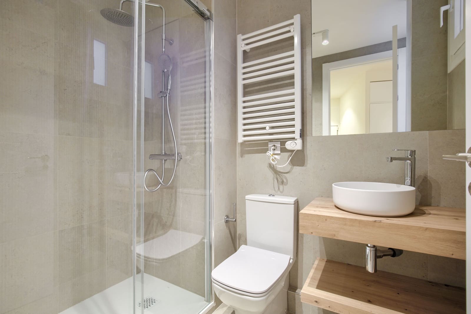 1 slaapkamer Flat te huur in Madrid stad - € 1.245 (Ref: 9875814)