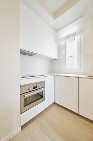 Appartement de 3 chambres à louer à Rios Rosas, Madrid ville - 2 545 € (Ref: 9878180)