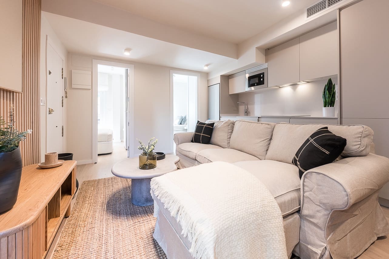 3 soverom Leilighet til leie i Madrid by - € 1 745 (Ref: 9878182)