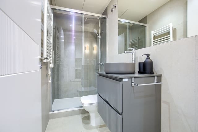 2 soveværelse Lejlighed til leje i Cuatro Caminos, Madrid by - € 1.695 (Ref: 9878183)