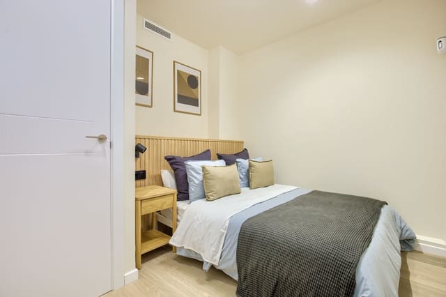 2 soveværelse Lejlighed til leje i Cuatro Caminos, Madrid by - € 1.695 (Ref: 9878183)