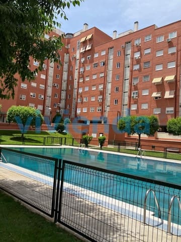 3 slaapkamer Flat te koop in Casco Histórico de Vicálvaro, Madrid stad met zwembad garage - € 440.500 (Ref: 9891861)
