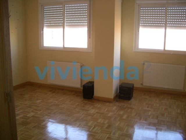3 slaapkamer Flat te koop in Casco Histórico de Vicálvaro, Madrid stad met zwembad garage - € 440.500 (Ref: 9891861)