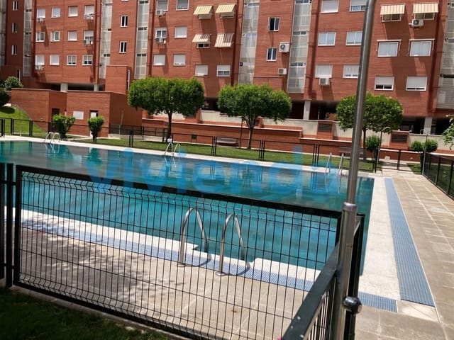3 slaapkamer Flat te koop in Casco Histórico de Vicálvaro, Madrid stad met zwembad garage - € 440.500 (Ref: 9891861)