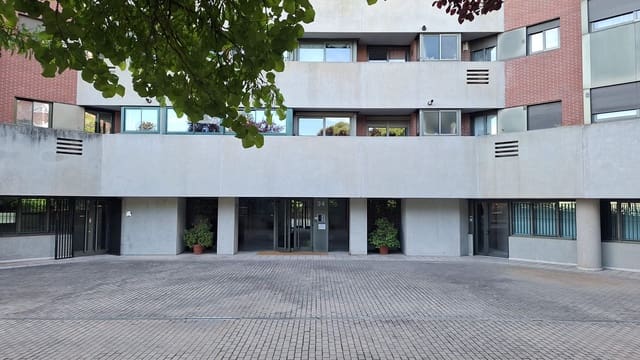 3 soveværelse Lejlighed til leje i Costillares, Madrid by - € 2.100 (Ref: 9891862)