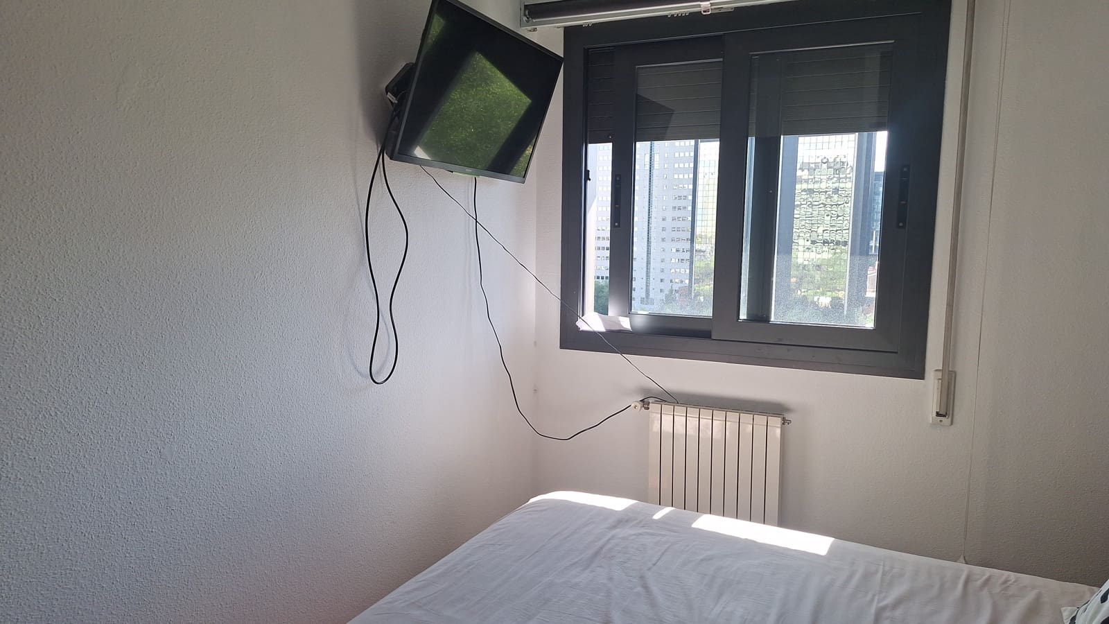 3 soveværelse Lejlighed til leje i Madrid by med swimmingpool garage - € 2.100 (Ref: 9891862)