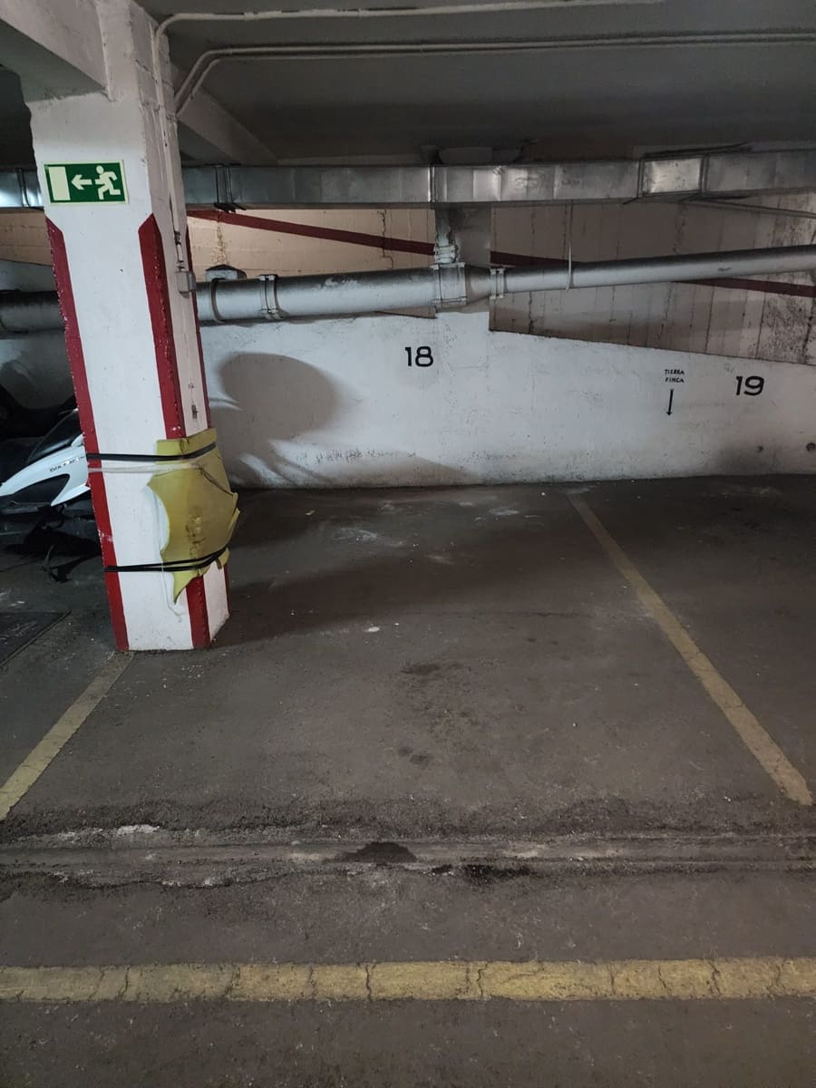 Garage for rent in Madrid city - € 115 (Ref: 9893989)