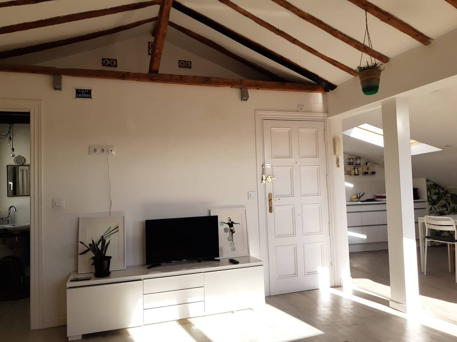 1 slaapkamer Flat te huur in Madrid stad - € 1.200 (Ref: 9896425)