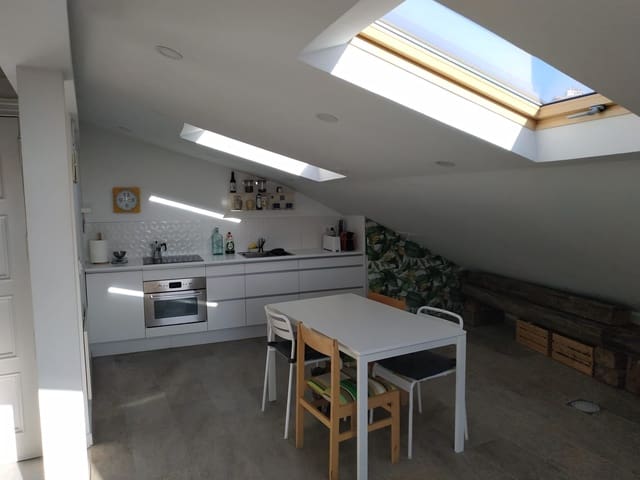 1 soverom Leilighet til leie i Embajadores, Madrid by - € 1 200 (Ref: 9896425)