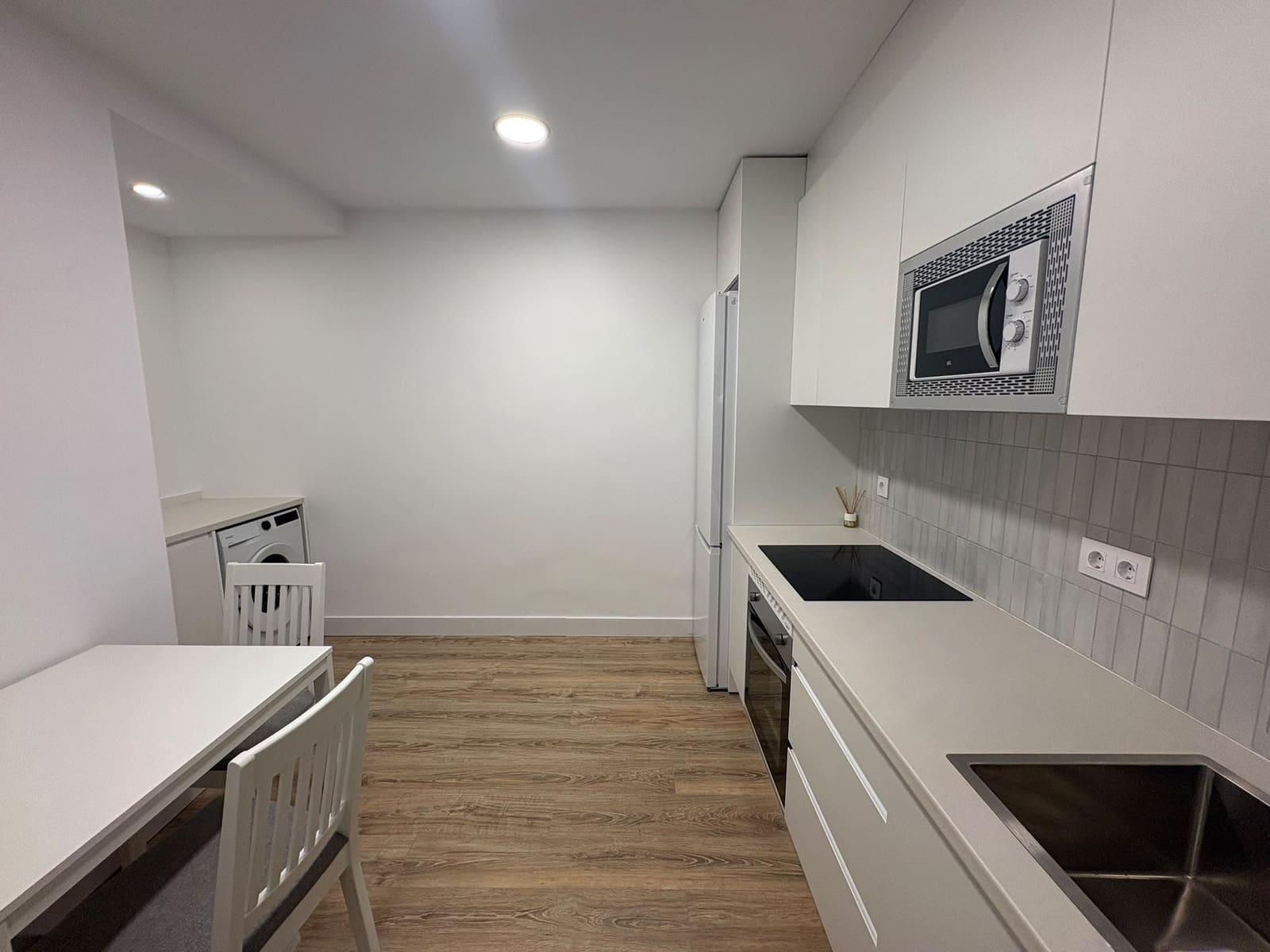 3 sypialnia Mieszkanie do wynajęcia w Miasto Madryt - 1 900 € (Ref: 9898892)