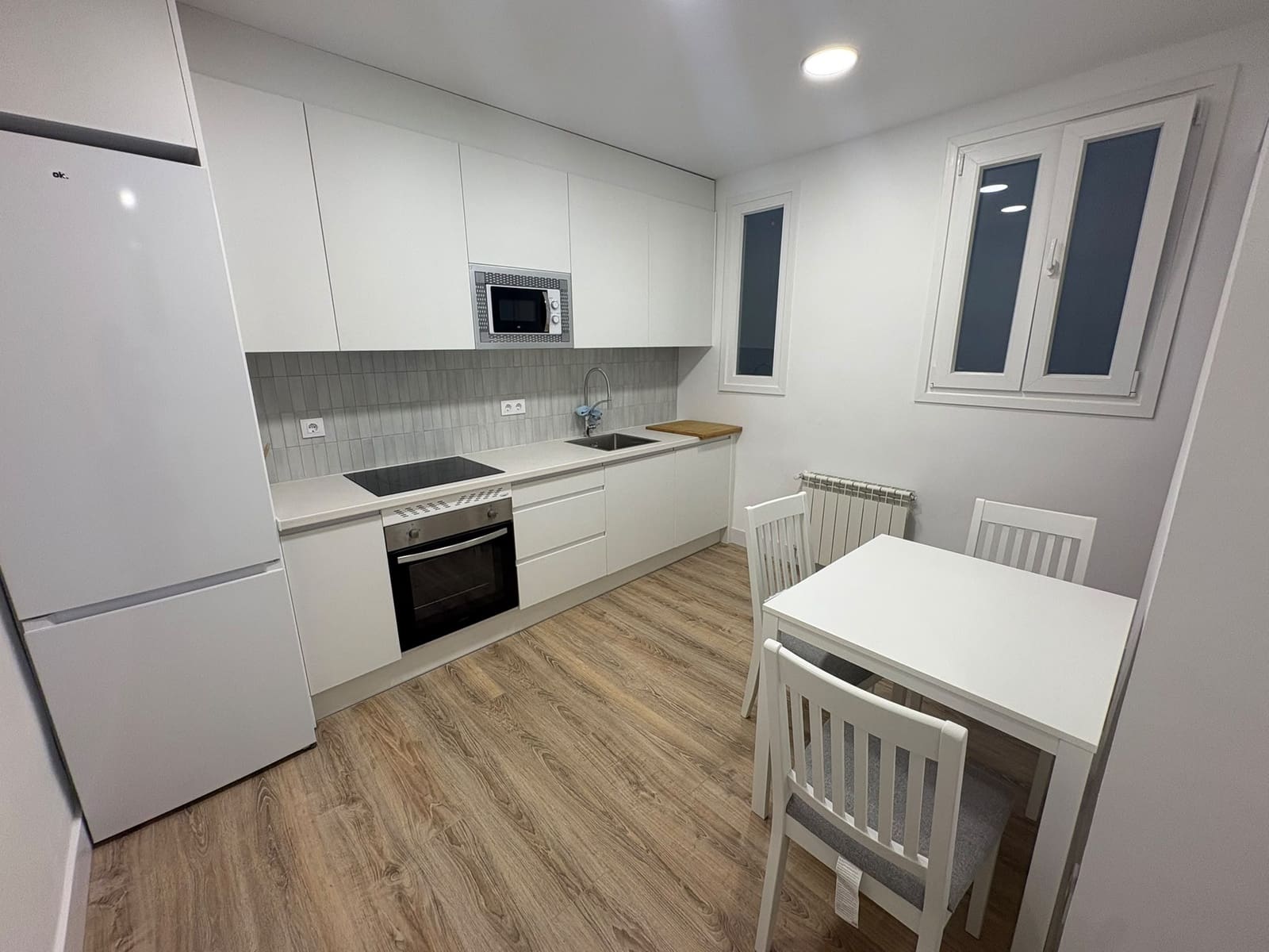 3 sypialnia Mieszkanie do wynajęcia w Miasto Madryt - 1 900 € (Ref: 9898892)