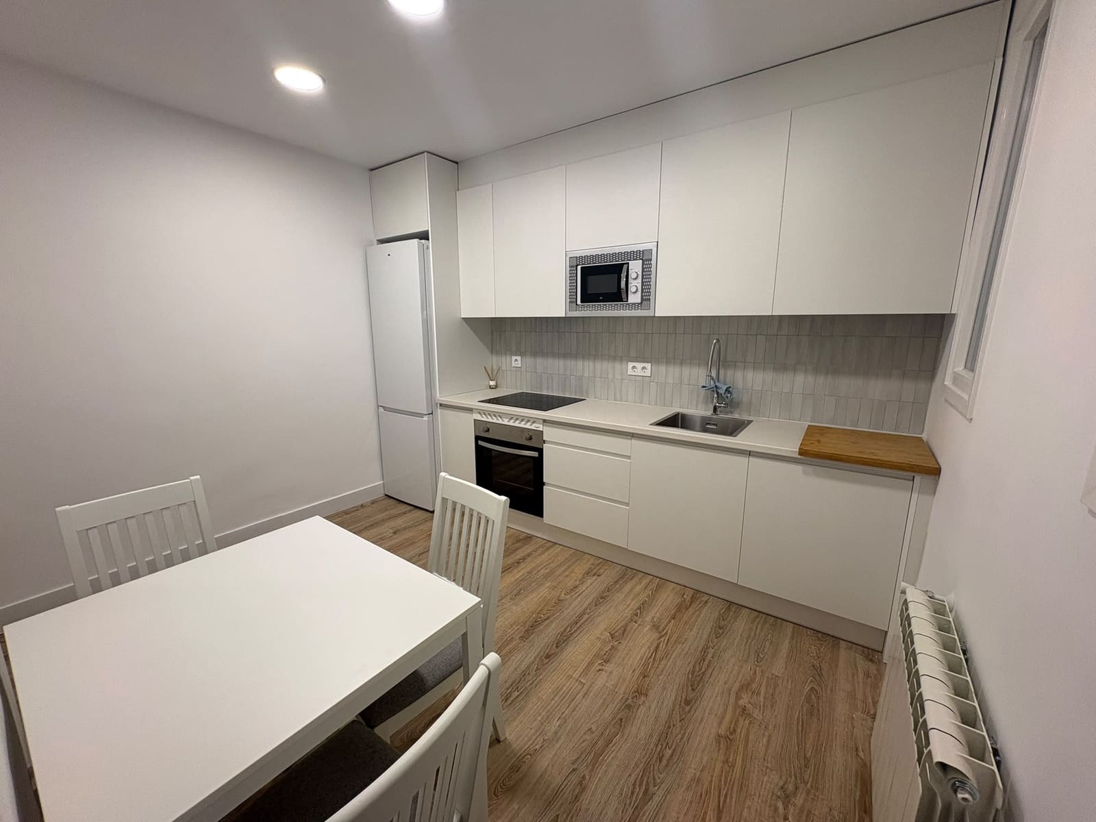 3 sypialnia Mieszkanie do wynajęcia w Miasto Madryt - 1 900 € (Ref: 9898892)