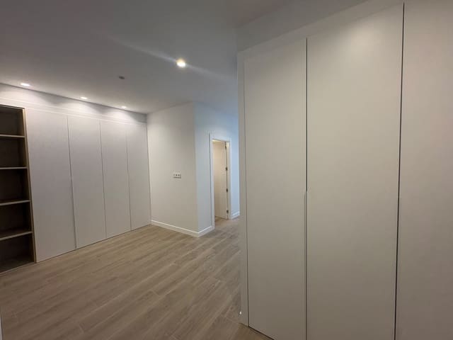 Asunto vuokrattavana paikassa Almendrales, Madrid kaupunki - 1 250 € (Ref: 9904051)
