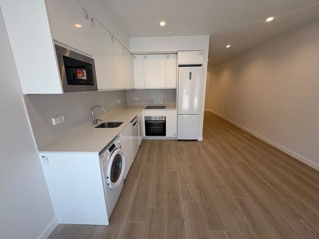 Asunto vuokrattavana paikassa Almendrales, Madrid kaupunki - 1 150 € (Ref: 9904053)