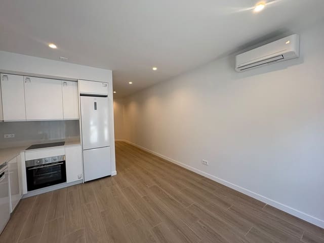 Asunto vuokrattavana paikassa Almendrales, Madrid kaupunki - 1 100 € (Ref: 9904054)