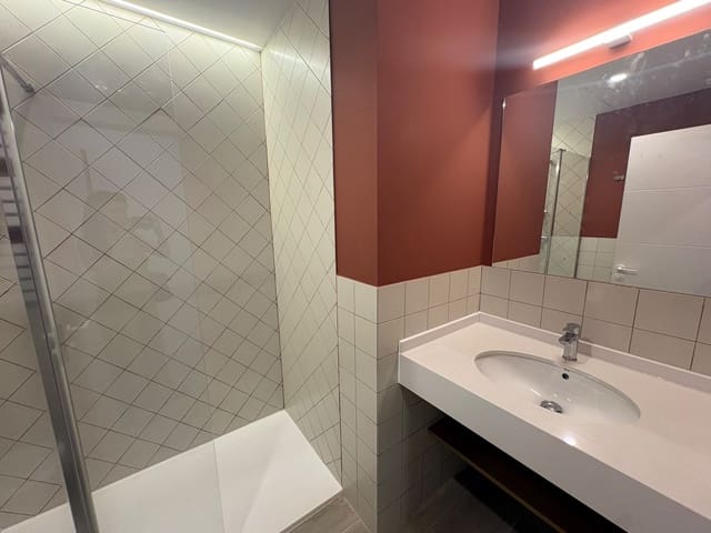 Asunto vuokrattavana paikassa Almendrales, Madrid kaupunki - 1 100 € (Ref: 9904054)