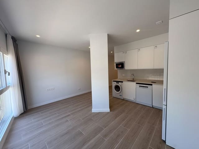 Asunto vuokrattavana paikassa Almendrales, Madrid kaupunki - 1 100 € (Ref: 9904054)