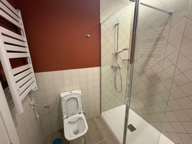 Asunto vuokrattavana paikassa Almendrales, Madrid kaupunki - 1 100 € (Ref: 9904054)