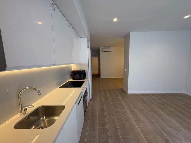 Mieszkanie do wynajęcia w Almendrales, Miasto Madryt - 1 100 € (Ref: 9904055)