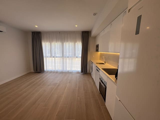Mieszkanie do wynajęcia w Almendrales, Miasto Madryt - 1 100 € (Ref: 9904055)
