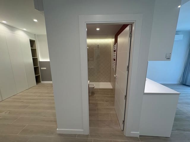 Asunto vuokrattavana paikassa Almendrales, Madrid kaupunki - 1 000 € (Ref: 9904056)