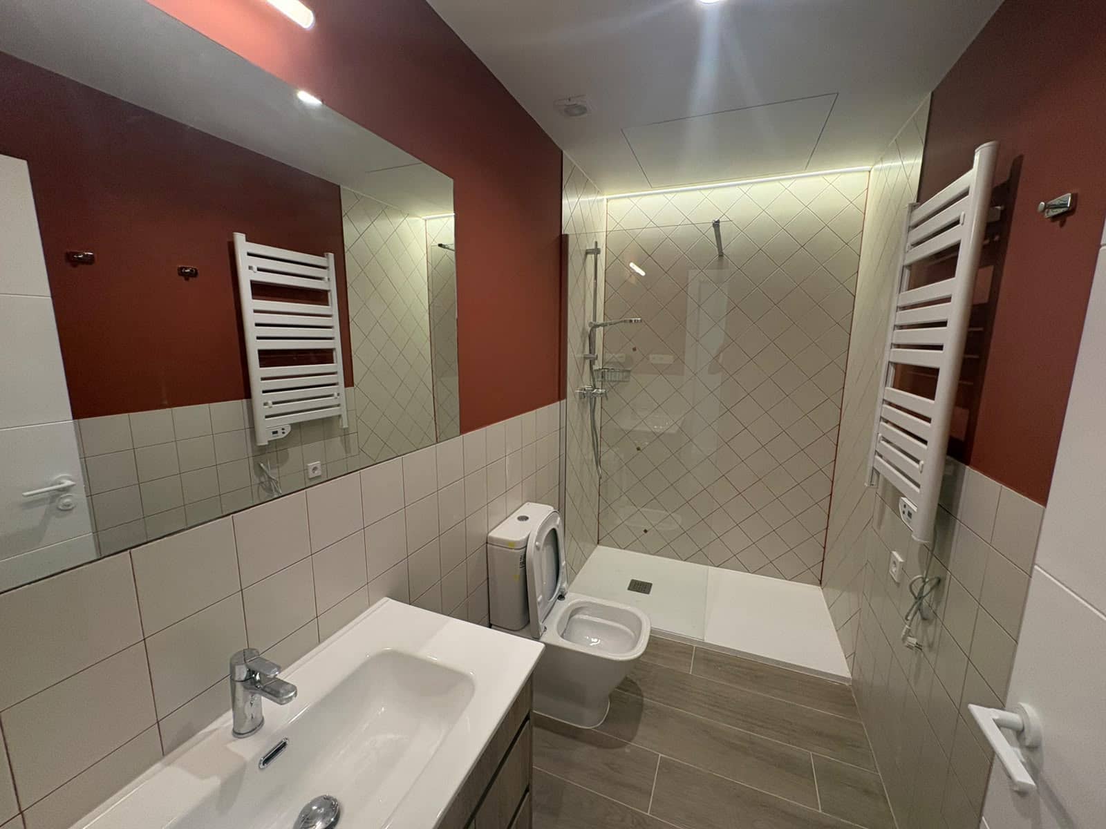Asunto vuokrattavana paikassa Madrid kaupunki - 1 000 € (Ref: 9904056)
