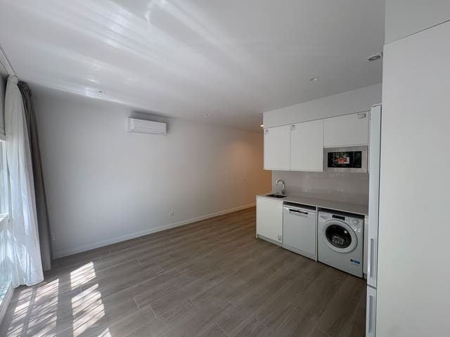 Asunto vuokrattavana paikassa Almendrales, Madrid kaupunki - 1 000 € (Ref: 9904057)