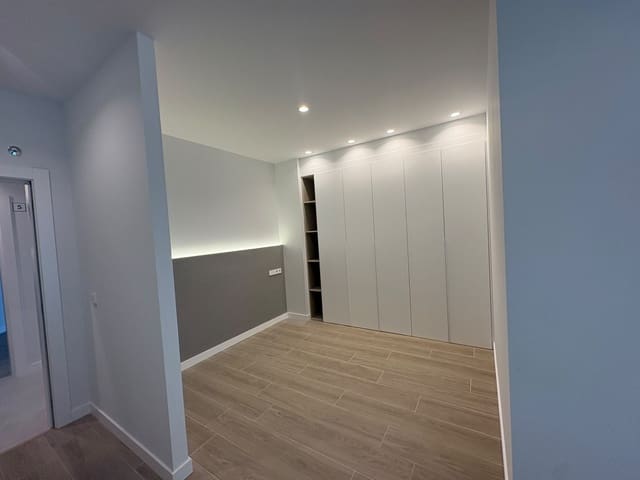 Asunto vuokrattavana paikassa Almendrales, Madrid kaupunki - 1 000 € (Ref: 9904057)