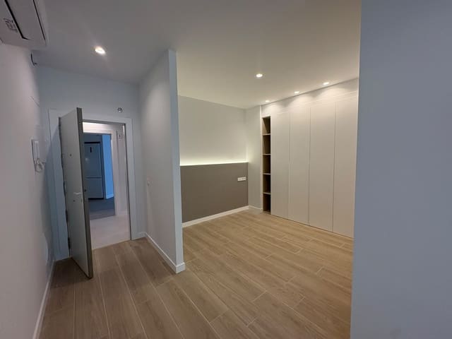 Asunto vuokrattavana paikassa Almendrales, Madrid kaupunki - 1 000 € (Ref: 9904057)